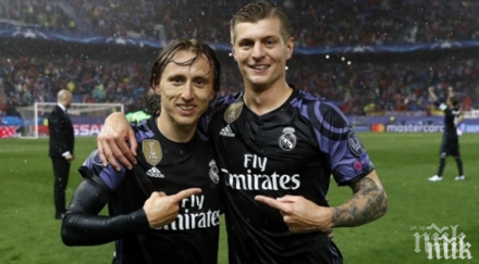 футболно торнадо звездният халф модрич премине