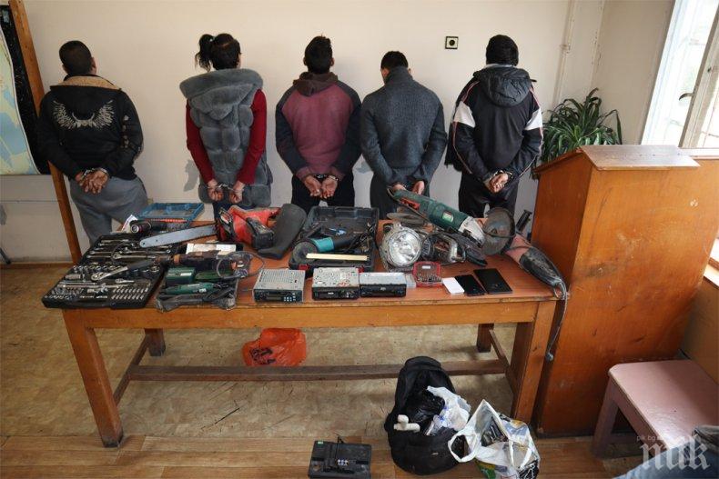 УДАРНА АКЦИЯ: Прокуратурата и МВР с подробности за екшъна в Бругас - щракнаха белезниците на 19 апаши (СНИМКИ)