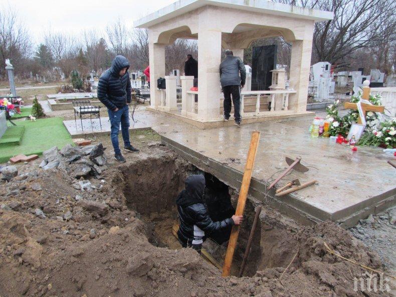 ПОХИТИТЕЛИ: Взривиха гробница на ромски барон в Русе (СНИМКИ)