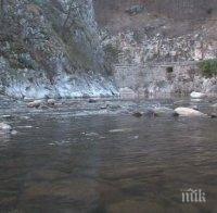 Очакват се резултатите от пробите от реките, замърсени от хвостохранилището край Лъки