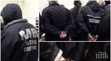 завидно състояние лъскави коли издали митничарите граничарите калотина