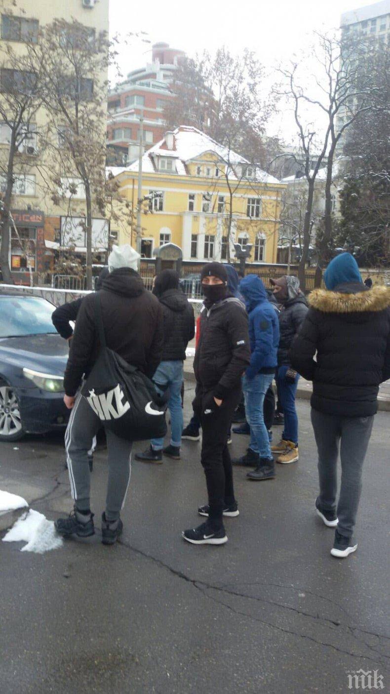 Качулатите мутри на Копейкин пак ще запушват София. И никой не ги наказва. Това е репресия над гражданите на столицата - всички сме техни заложници, а полицията дреме