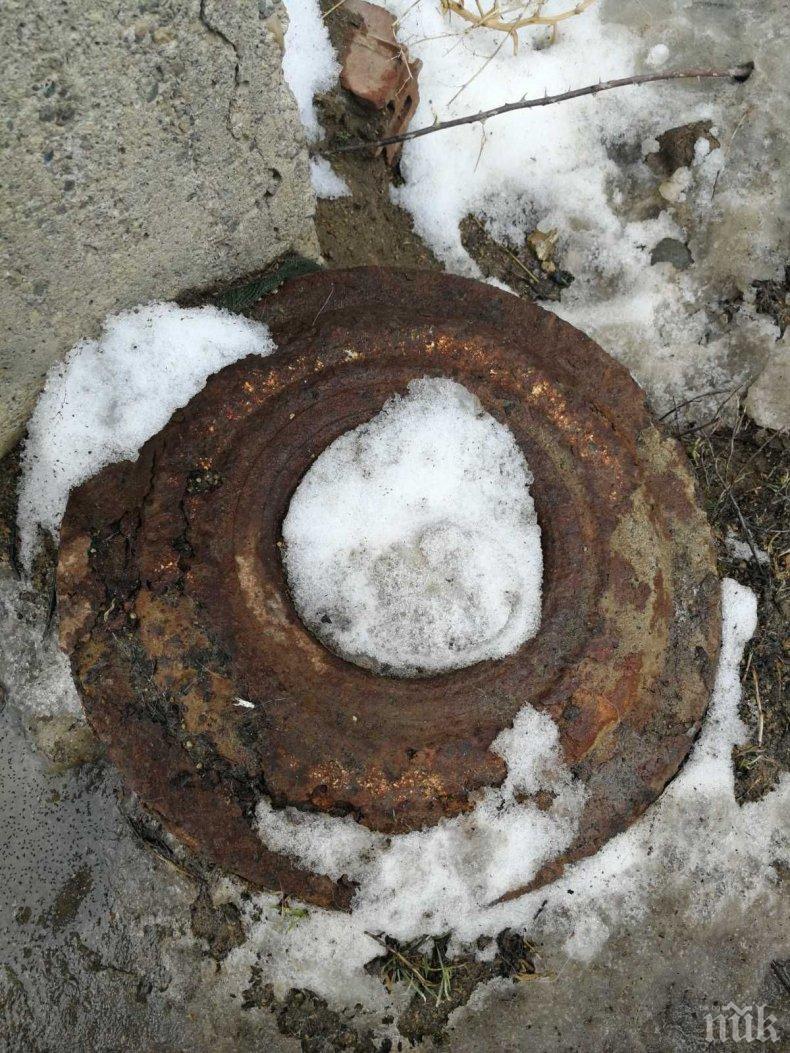 Военните унищожиха две учебни противотанкови мини в Кюстендилско