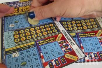 ПЪРВИТЕ ИЗГОРЕЛИ: Будките в Бургас отказват да изплащат печалбите от билетите за търкане