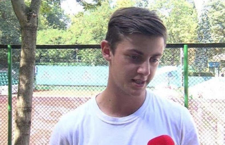 Александър Лазаров отпадна на полуфиналите на турнира в Анталия