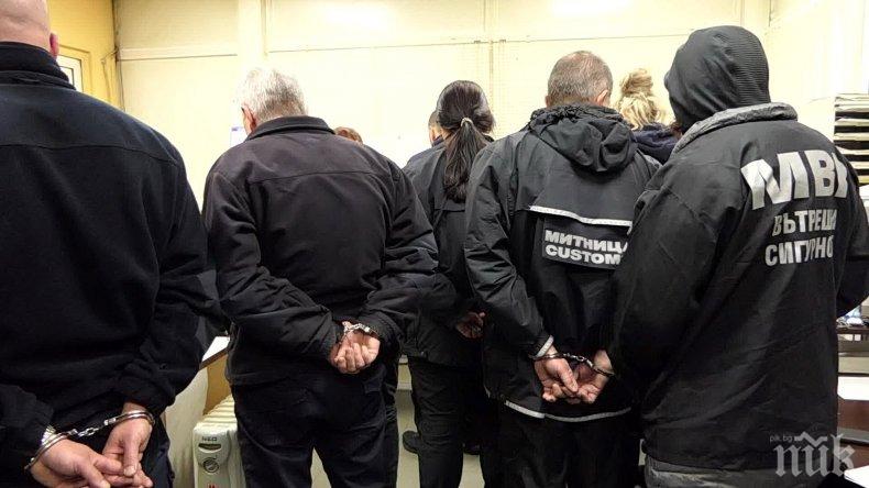ОТ ПОСЛЕДНИТЕ МИНУТИ: Оставиха в ареста седем от обвинените в корупция от Калотина