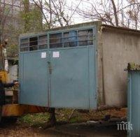 Премахват незаконни гаражи в Сливен
