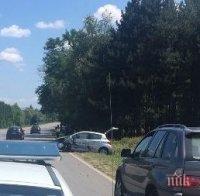Тойота и ауди се помляха на новото кръгово от Пловдив към Карлово