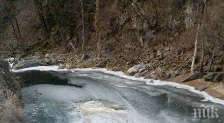 отровата река чая призив две села пийте водата
