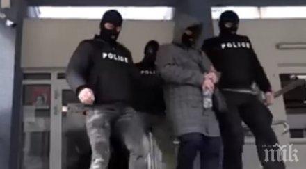 извънредно вижте извеждат маски белезници арестуваните полицейски шефове софия видео