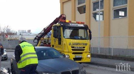 врачани шок паяк вдигна лъскаво бмв центъра града