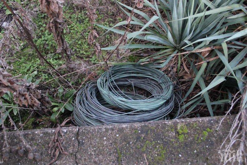 Четирима в ареста, задигнали съобщителен кабел