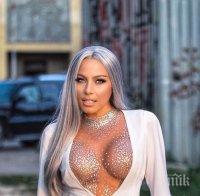 Камелия записва хитове без гащи