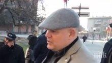 ЕКСКЛУЗИВНО В ПИК TV: Главният прокурор Иван Гешев с първа мартеница - ето кой му пожела здраве и сила в борбата с престъпниците (ВИДЕО)