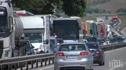 интензивен трафик товарни автомобили изход гкпп капитан андреево гкпп лесово