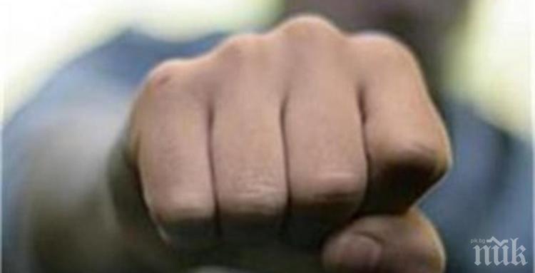 Дете нападна и обра мъж в Хасково