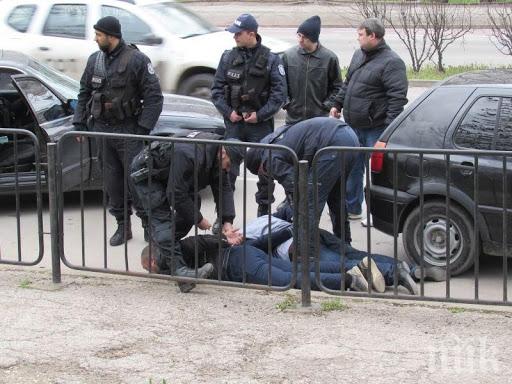 Нападнаха полицай при побой в Русе