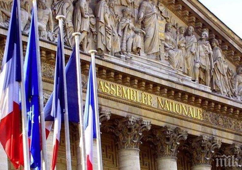 Френският парламент обсъжда пенсионната реформа на фона на скандал