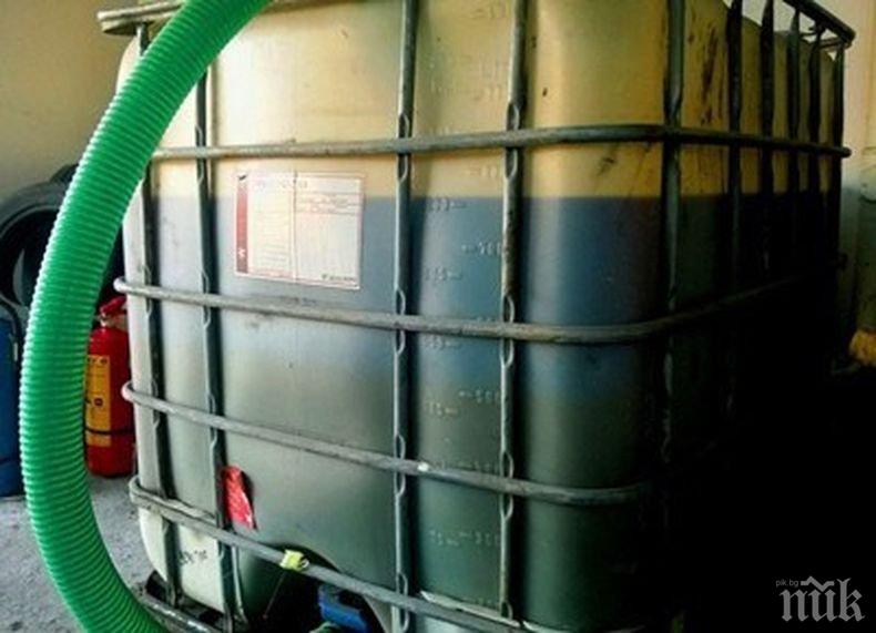 Митничари спипаха над 15 тона нелегално гориво