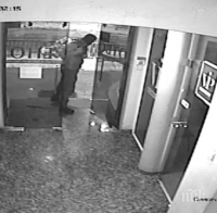 Полицаят, обрал казино в Перник, е пуснат под домашен арест