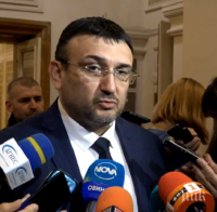 ПЪРВО В ПИК TV! Вътрешният министър Младен Маринов с разкрития за екшъна в Горна Оряховица - простреляният охранител вероятно е с психическо разстройство (ВИДЕО/ОБНОВЕНА)