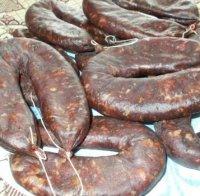 ПАК СЕ ПРОЧУХМЕ: Българин предложи подкуп ракия и суджук на италиански полицаи