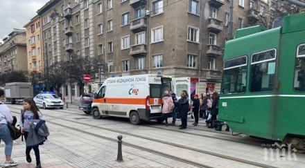 последните минути трамвай блъсна дете графа