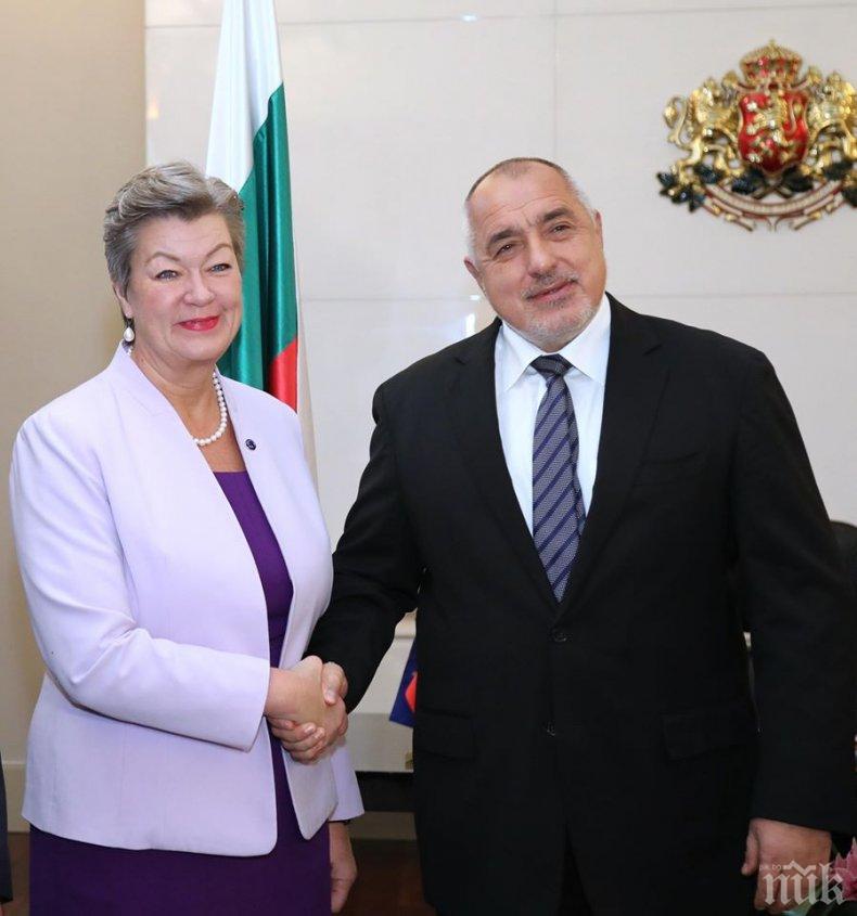 Премиерът Борисов разговаря за миграцията с европейския комисар по вътрешните работи Илва Йохансон (СНИМКИ)