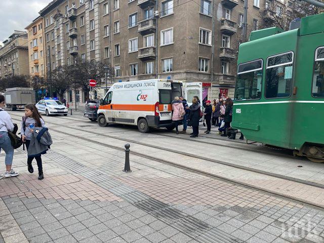 ОТ ПОСЛЕДНИТЕ МИНУТИ: Трамвай блъсна дете на Графа
