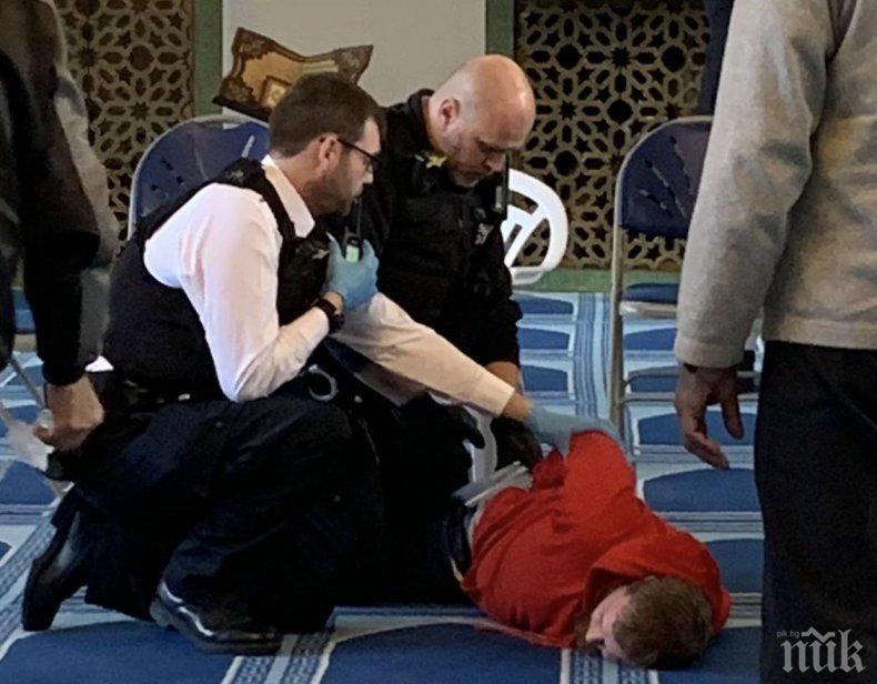 Нападател с нож нахлу в джамия в Лондон, наръга мюезина  
