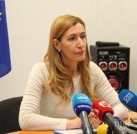 Министър Ангелкова разкри как ще бъдат преодолени затрудненията за туристите заради коронавируса