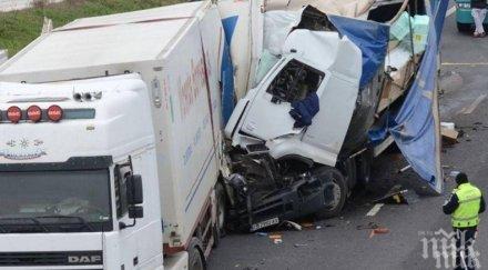 последните минути камион две коли разбиха пътя разград исперих