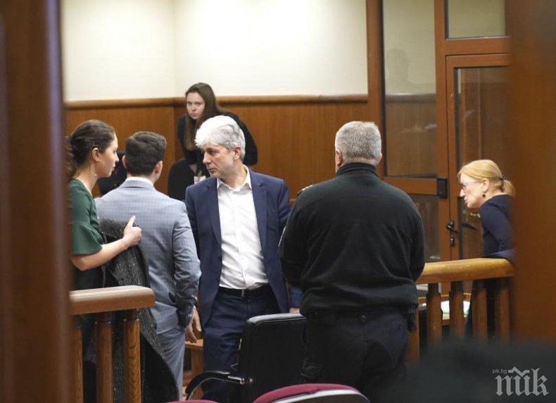 Решават дали бившият екоминистър Нено Димов да остане в ареста