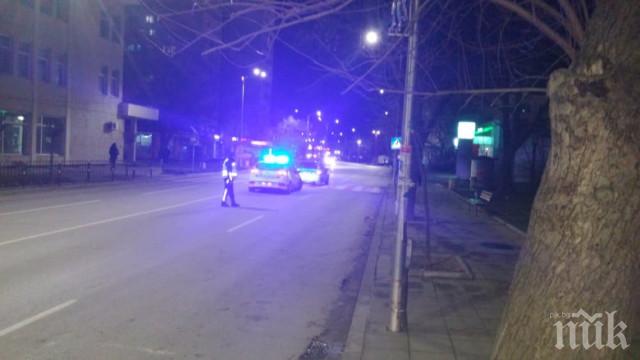 Кола блъсна възрастен пешеходец на метри от полицията в Димитровград