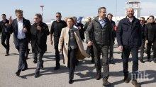 ИЗВЪНРЕДНО В ПИК: Урсула фон дер Лайен и Шарл Мишел чакат Борисов в Орестиада (СНИМКИ)