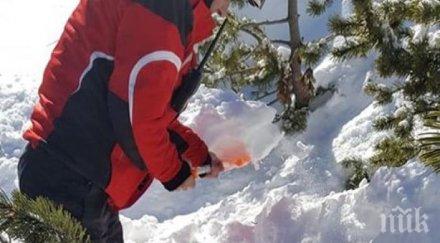 спасители извадиха жив човек затрупан лавина банско