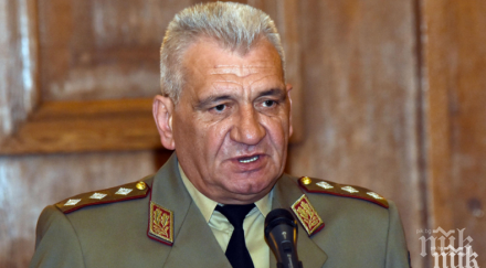 изпращаме траурна процесия началника отбраната ген андрей боцев