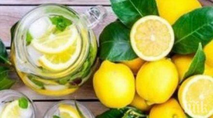 учени пийте вода лимон