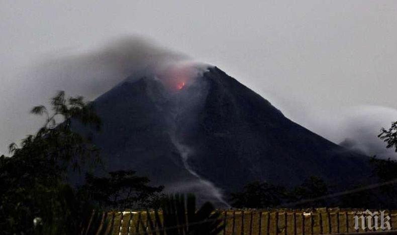 Индонезийският вулкан Мерапи изригна отново