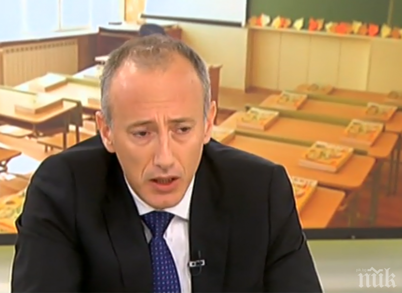 Министърът на образованието: Втората грипна вълна е по-притеснителна от коронавируса