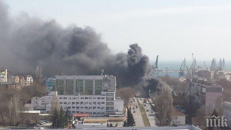 Хванаха подпалвач на гумаджийница във Варна - пожарът едва не запали целия град