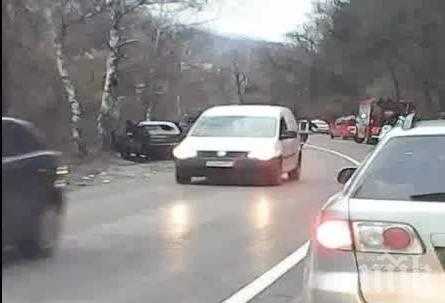 ОТ ПОСЛЕДНИТЕ МИНУТИ: Катастрофа затруднява трафика по пътя София – Самоков