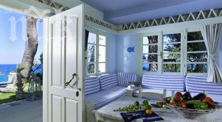 българинът пести купи къщичка морето