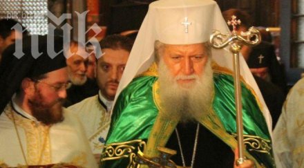 патриархът русе доброто постига без тежки протести