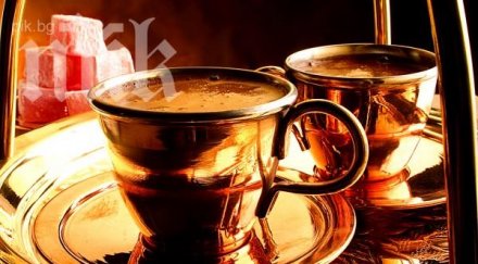 пиенето кафе намалява риска самоубийство