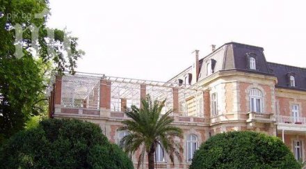 депутатите разочароват протестиращите ваканцуват евксиноград