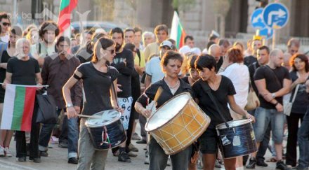 траурен марш тъжни барабани протеста орешарски