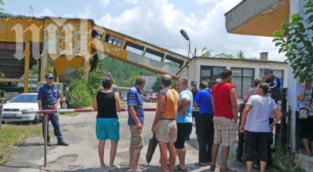 спасител ораново ръцете трепереха докато разчиствах лицата приятелите