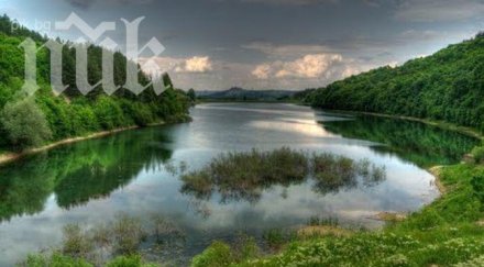 мъж изпусна джипа язовир