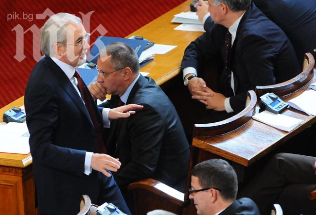 ДПС ще крепи кабинета, 
докато му е изгодно